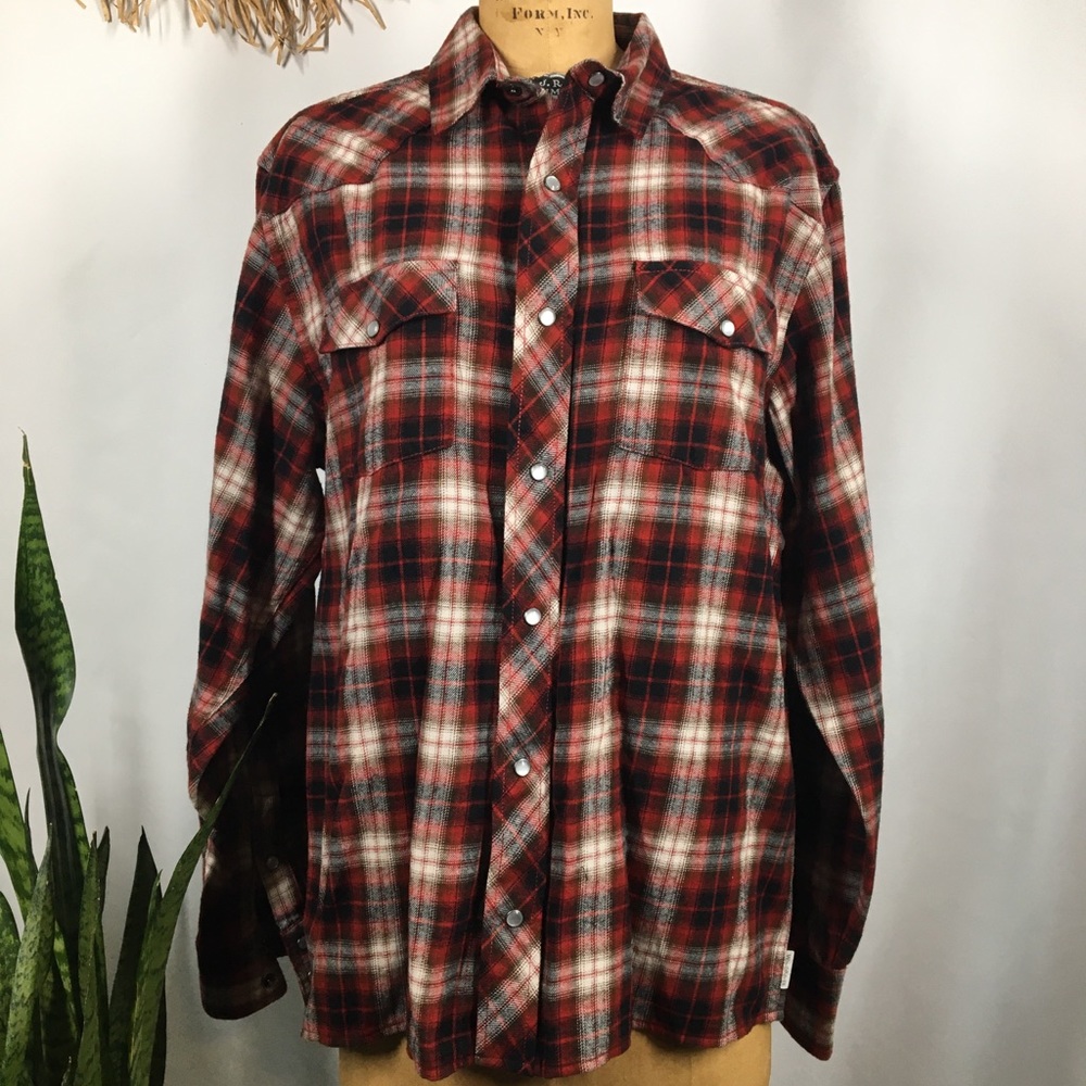 Men’s red plaid button up.